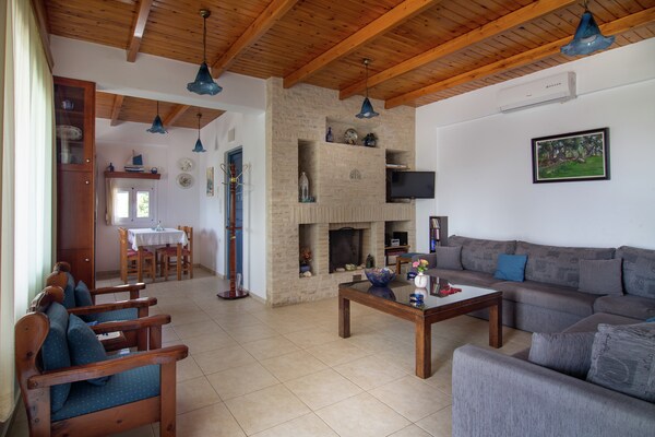 Foto van Villa in Lefkogia bij Souda Strand - Vakantiehuis in Lefkogia - LivingRoom