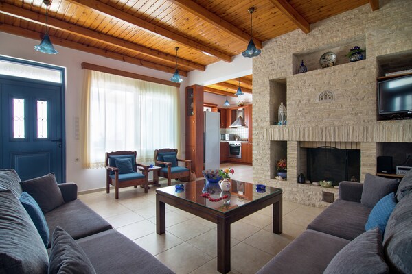 Foto van Villa in Lefkogia bij Souda Strand - Vakantiehuis in Lefkogia - LivingRoom