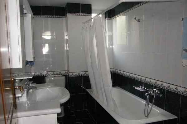 Foto van Villa in Lefkogia bij Souda Strand - Vakantiehuis in Lefkogia - BathRoom