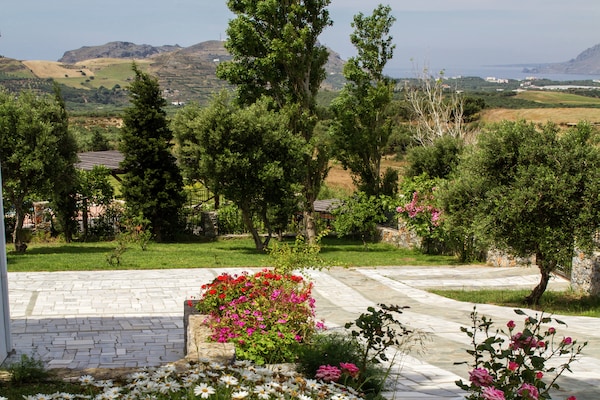 Foto van Villa in Lefkogia bij Souda Strand - Vakantiehuis in Lefkogia - GardenSummer