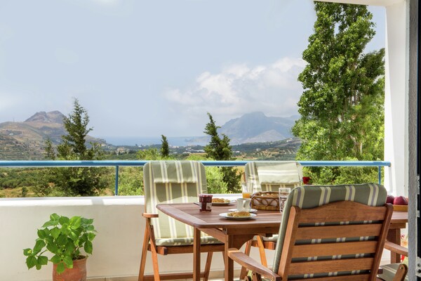 Foto van Villa in Lefkogia bij Souda Strand - Vakantiehuis in Lefkogia - ViewSummer
