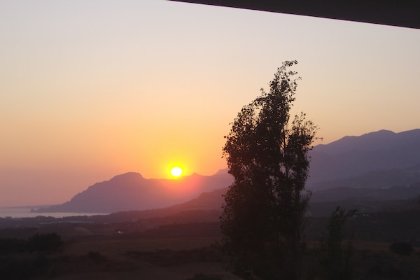 Foto van Villa in Lefkogia bij Souda Strand - Vakantiehuis in Lefkogia - ViewSummer