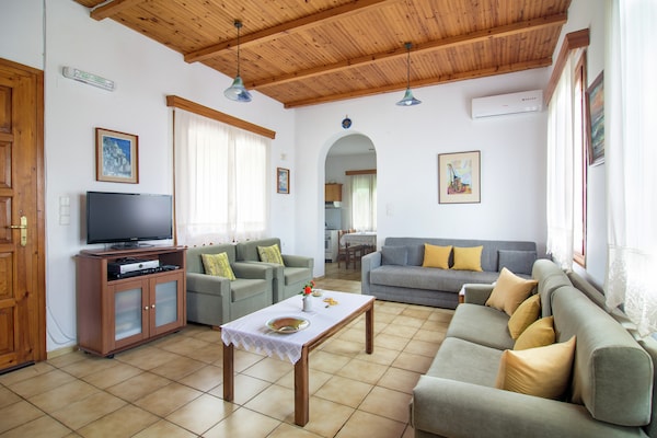 Foto van Villa in Lefkogia met Zwembad - Vakantiehuis in Lefkogia - LivingRoom