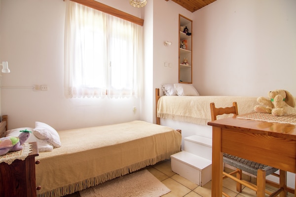 Foto van Villa in Lefkogia met Zwembad - Vakantiehuis in Lefkogia - BedRoom