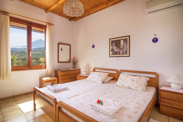 Foto van Villa in Lefkogia met Zwembad - Vakantiehuis in Lefkogia - BedRoom
