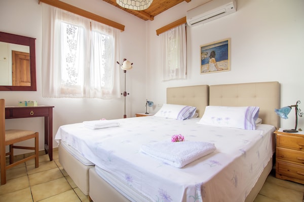 Foto van Villa in Lefkogia met Zwembad - Vakantiehuis in Lefkogia - BedRoom