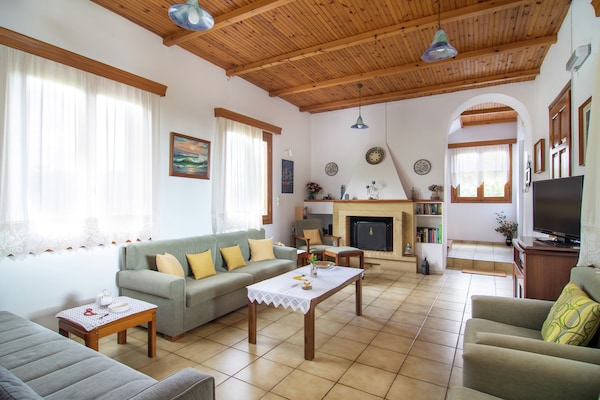 Foto van Villa in Lefkogia met Zwembad - Vakantiehuis in Lefkogia - LivingRoom