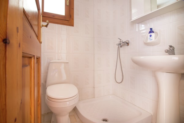 Foto van Villa in Lefkogia met Zwembad - Vakantiehuis in Lefkogia - BathRoom