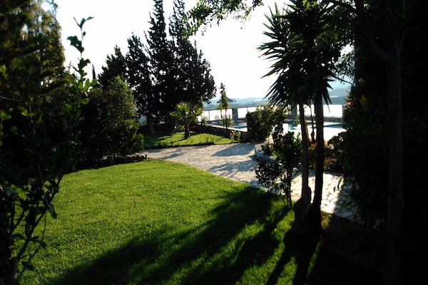 Foto van Villa in Lefkogia met Zwembad - Vakantiehuis in Lefkogia - GardenSummer
