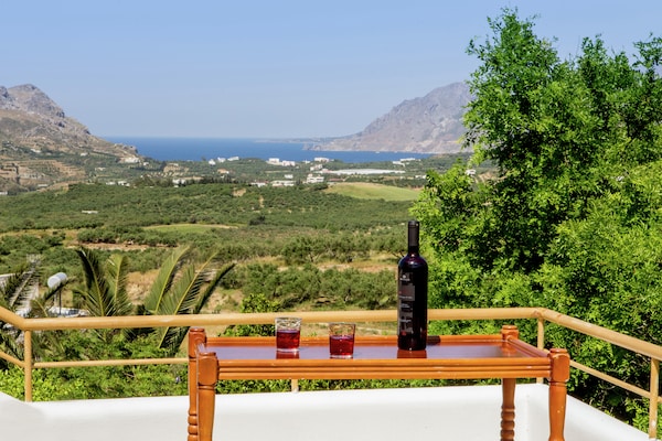 Foto van Villa in Lefkogia met Zwembad - Vakantiehuis in Lefkogia - ViewSummer