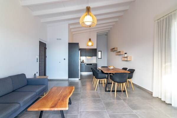 Foto van Villa in Plakias met privézwembad en zeezicht - Vakantiehuis in Plakias - LivingRoom