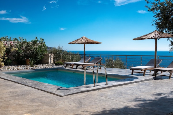 Foto van Villa in Plakias met privézwembad en zeezicht - Vakantiehuis in Plakias - PoolOfHouse
