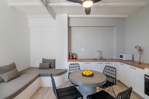 Foto van Villa in Plakias met Zwembad en Strand - Vakantiehuis in Plakias - LivingRoom