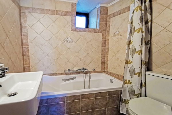 Foto van Cottage in Plakias met zwembad en uitzicht - Vakantiehuis in Plakias - BathRoom