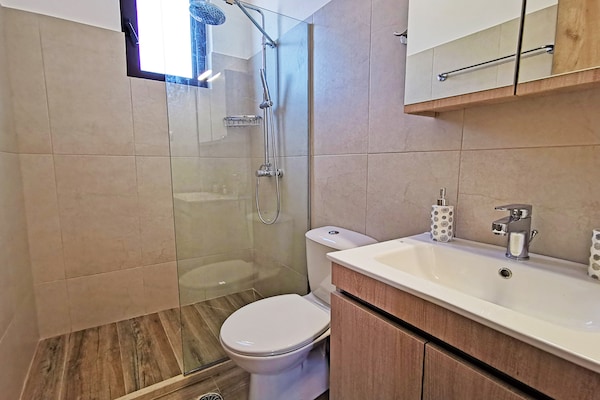 Foto van Cottage in Plakias met zwembad en uitzicht - Vakantiehuis in Plakias - BathRoom