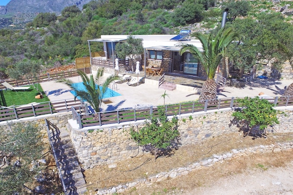 Foto van Cottage in Plakias met zwembad en uitzicht - Vakantiehuis in Plakias - Outdoor