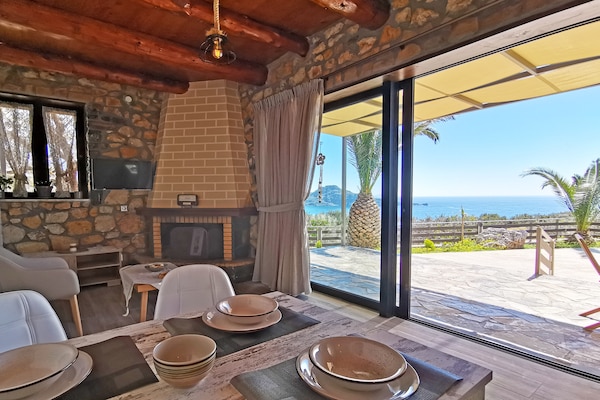 Foto van Cottage in Plakias met zwembad en uitzicht - Vakantiehuis in Plakias - DiningRoom