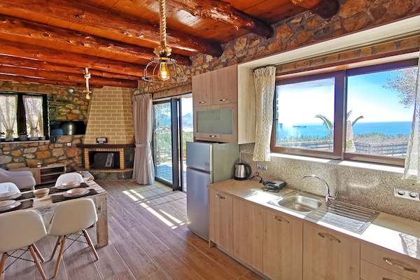 Foto van Cottage in Plakias met zwembad en uitzicht - Vakantiehuis in Plakias - LivingRoom