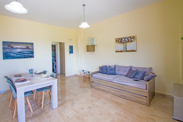 Foto van Huis bij Souda Strand met Zwembad - Vakantiehuis in Plakias - LivingRoom