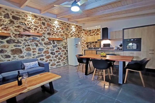 Foto van Villa in Plakias met Privézwembad en Uitzicht - Vakantiehuis in Plakias - DiningRoom