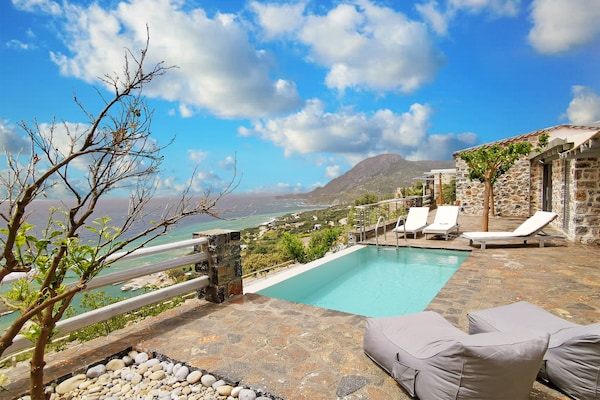 Foto van Villa in Plakias met Privézwembad en Uitzicht - Vakantiehuis in Plakias - PoolOfHouse