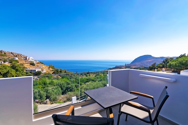 Foto van Villa in Sellia met privézwembad & zeezicht - Vakantiehuis in Sellia - TerraceBalcony