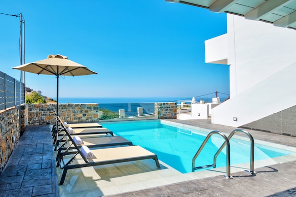 Foto van Villa in Sellia met privézwembad & zeezicht - Vakantiehuis in Sellia - PoolOfHouse