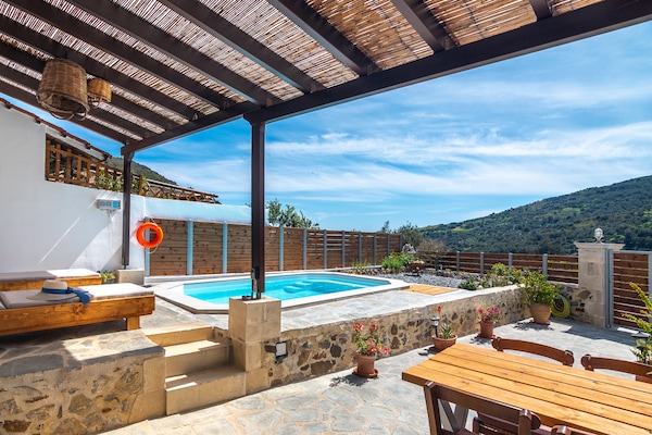 Foto van Villa op Kreta met Zwembad & Strand dichtbij - Vakantiehuis in Rodakino - Outdoor