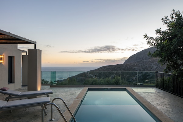 Foto van Vakantiehuis op Kreta met zwembad bij Souda - Vakantiehuis in Plakias - Outdoor