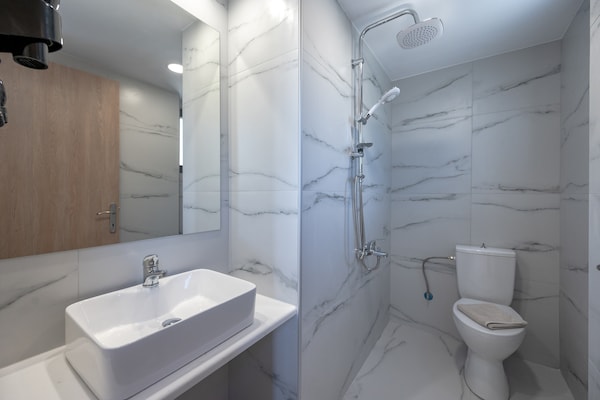 Foto van Villa in Plakias met Zwembad en Strand - Vakantiehuis in Plakias - BathRoom