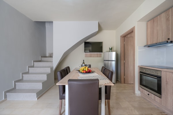 Foto van Villa in Plakias met Zwembad en Strand - Vakantiehuis in Plakias - DiningRoom
