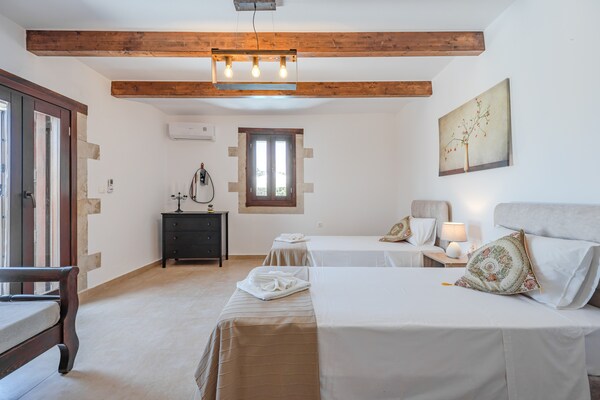 Foto van Evergreen Villa gelegen aan de rand van Patsos - Vakantiehuis in Amari - BedRoom