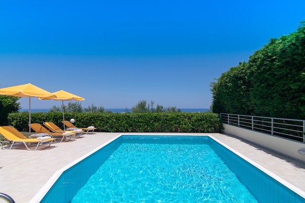 Foto van Villa in Adelianos Kampos met Privézwembad - Vakantiehuis in Adelianos Kampos - PoolOfHouse