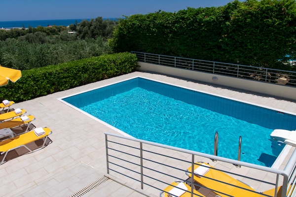 Foto van Villa in Adelianos Kampos met Privézwembad - Vakantiehuis in Adelianos Kampos - PoolOfHouse