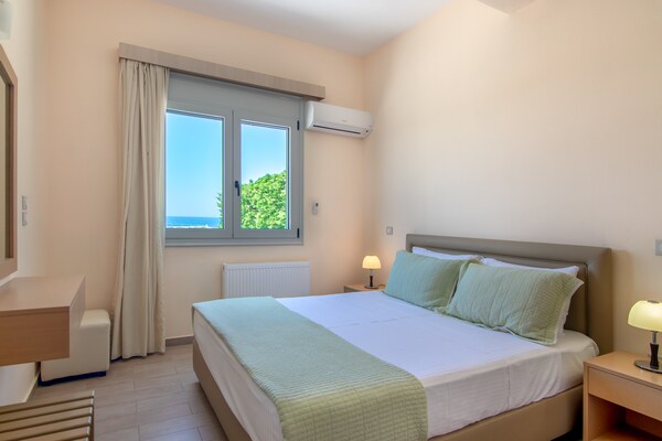 Foto van Villa in Adelianos Kampos met Privézwembad - Vakantiehuis in Adelianos Kampos - BedRoom