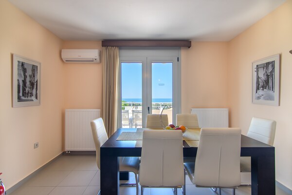 Foto van Villa in Adelianos Kampos met Privézwembad - Vakantiehuis in Adelianos Kampos - DiningRoom