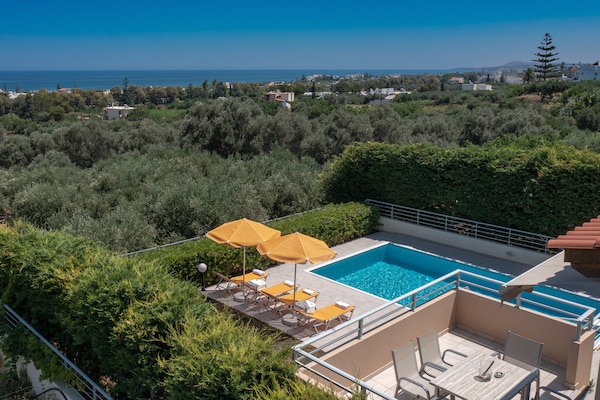 Foto van Villa in Adelianos Kampos bij zandstrand - Vakantiehuis in Adelianos Kampos - Outdoor