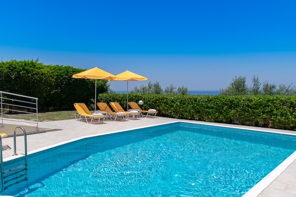 Foto van Villa in Adelianos Kampos bij zandstrand - Vakantiehuis in Adelianos Kampos - PoolOfHouse