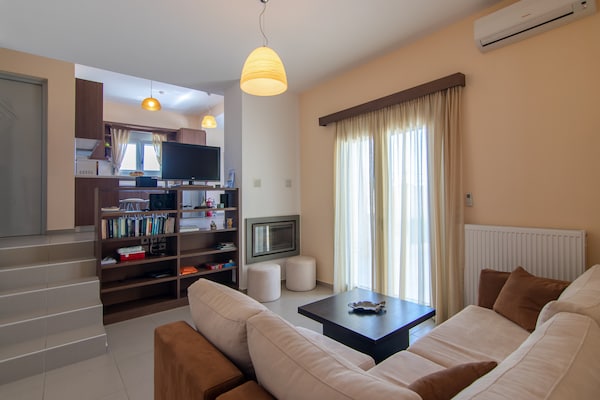 Foto van Villa in Adelianos Kampos bij zandstrand - Vakantiehuis in Adelianos Kampos - LivingRoom