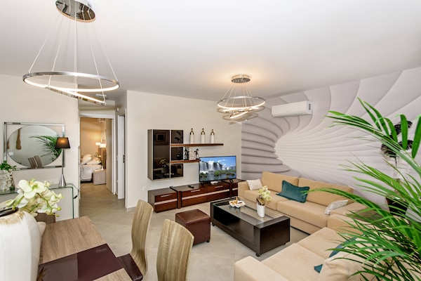 Foto van Villa in Gerani met privézwembad en zeezicht - Vakantiehuis in Gerani - LivingRoom