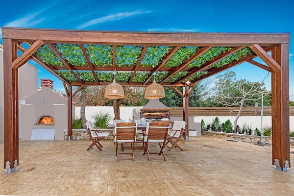Foto van Villa in Gerani met privézwembad en zeezicht - Vakantiehuis in Gerani - Outdoor