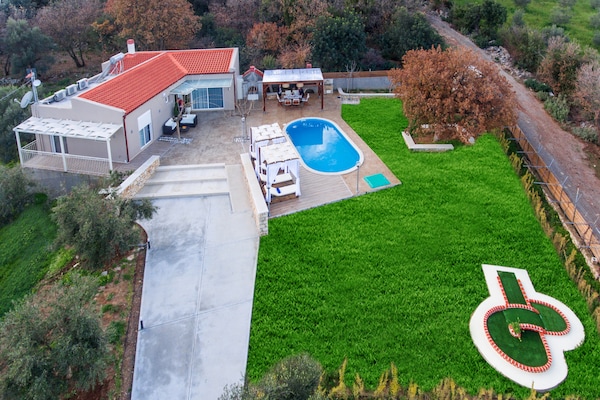 Foto van Villa in Gerani met privézwembad en zeezicht - Vakantiehuis in Gerani - Outdoor