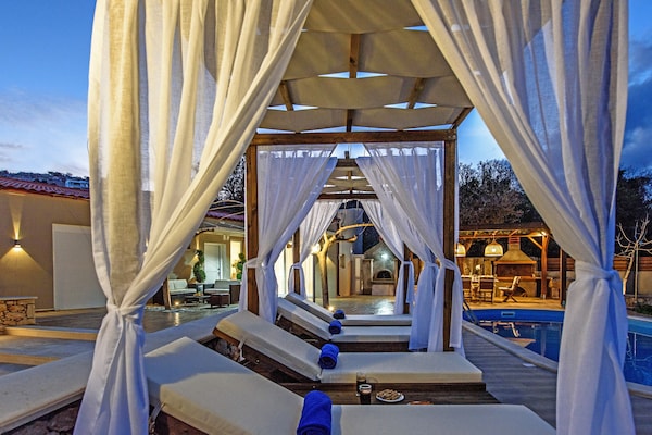 Foto van Villa in Gerani met privézwembad en zeezicht - Vakantiehuis in Gerani - Outdoor