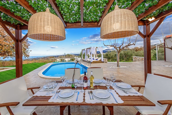 Foto van Villa in Gerani met privézwembad en zeezicht - Vakantiehuis in Gerani - PoolOfHouse