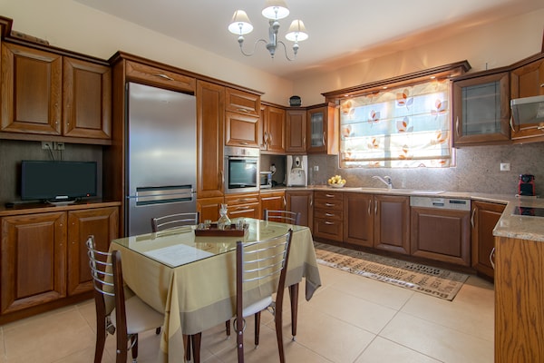 Foto van Villa in Prines met Privézwembad - Vakantiehuis in Prines - Kitchen