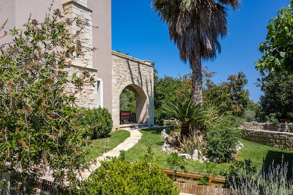 Foto van Villa in Prines met Privézwembad - Vakantiehuis in Prines - GardenSummer