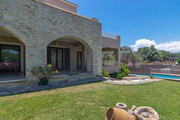 Foto van Villa in Prines met Privézwembad - Vakantiehuis in Prines - Outdoor