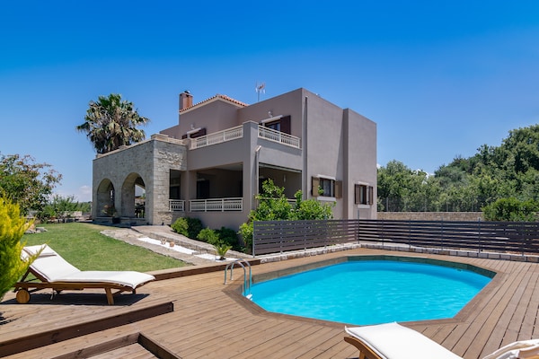 Foto van Villa in Prines met Privézwembad - Vakantiehuis in Prines - Outdoor