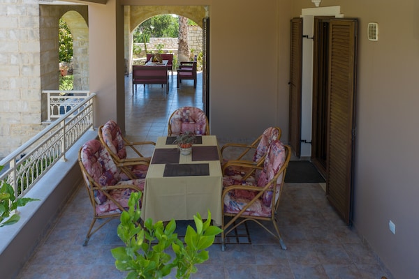 Foto van Villa in Prines met Privézwembad - Vakantiehuis in Prines - TerraceBalcony
