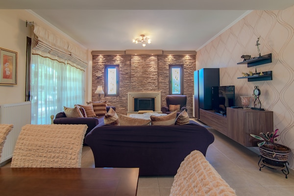 Foto van Villa in Prines met Privézwembad - Vakantiehuis in Prines - LivingRoom